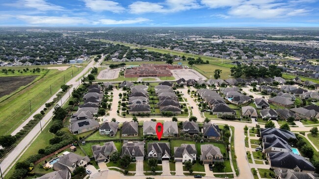 Building Photo - 2210 Captain Davis Dr