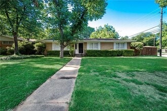 Building Photo - 1601 Larkspur Dr