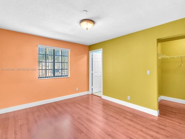 Building Photo - 3878 Tree Top Dr