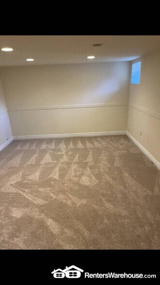 Building Photo - 10 Enjay Ave