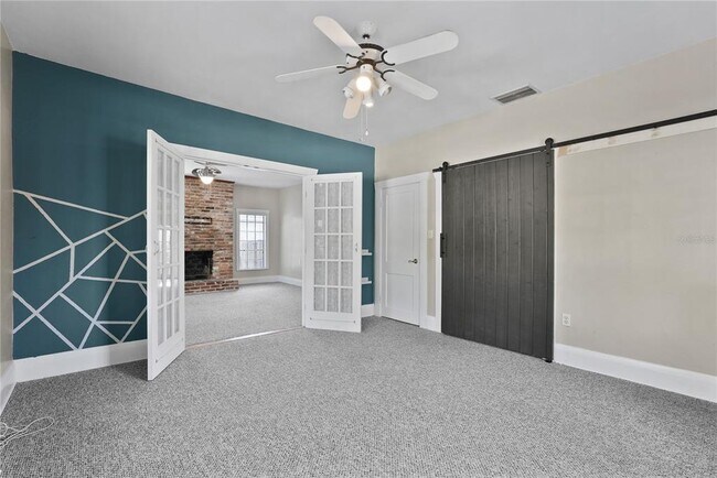 Building Photo - 303 E Paris St