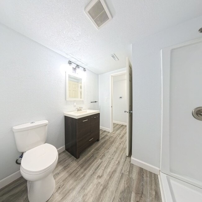 Building Photo - 2715 Summer Meadows Dr