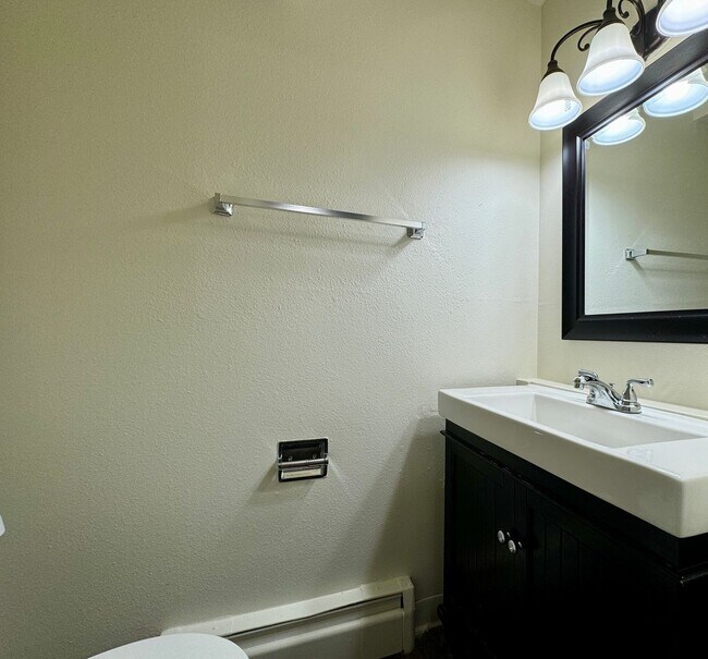 Building Photo - Spacious Boulder Condo – Available on August 1