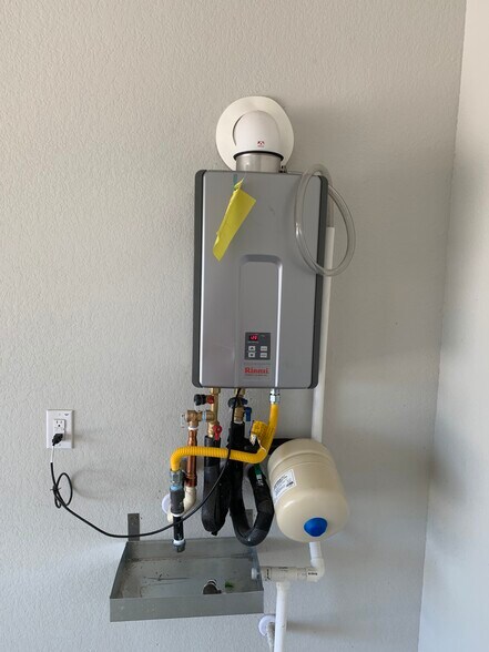 Building Photo - 10717 Charger Wy
