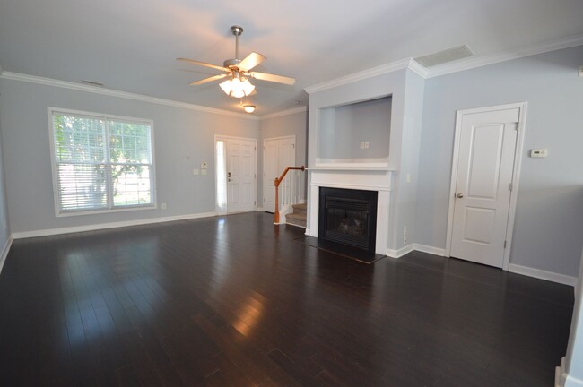 Building Photo - 8328 Plano Ct