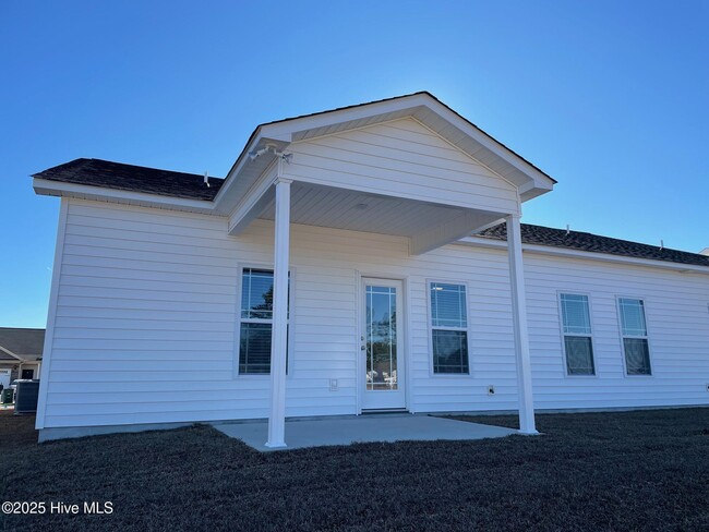 Building Photo - 2308 Sweet Bay Drive.