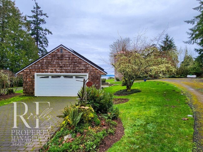 Building Photo - MOVE-IN SPECIAL: 50% OFF FIRST MONTHS RENT - Waterfront Rustic Retreat with Vaulted Ceilings, Pic...