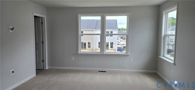 Building Photo - 567 Sybil St