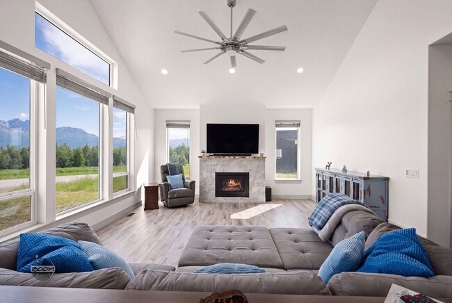 Building Photo - Premium 4BR Rental in The Ranch | Stunning Mountain Views | Easy Community Location | Automatic G...