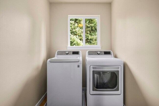 Building Photo - 2030 Nelson St