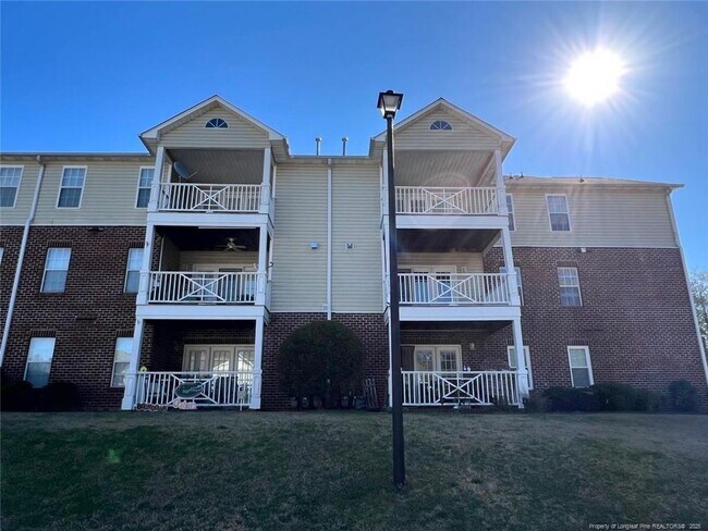 Building Photo - 372 Bubble Creek Ct