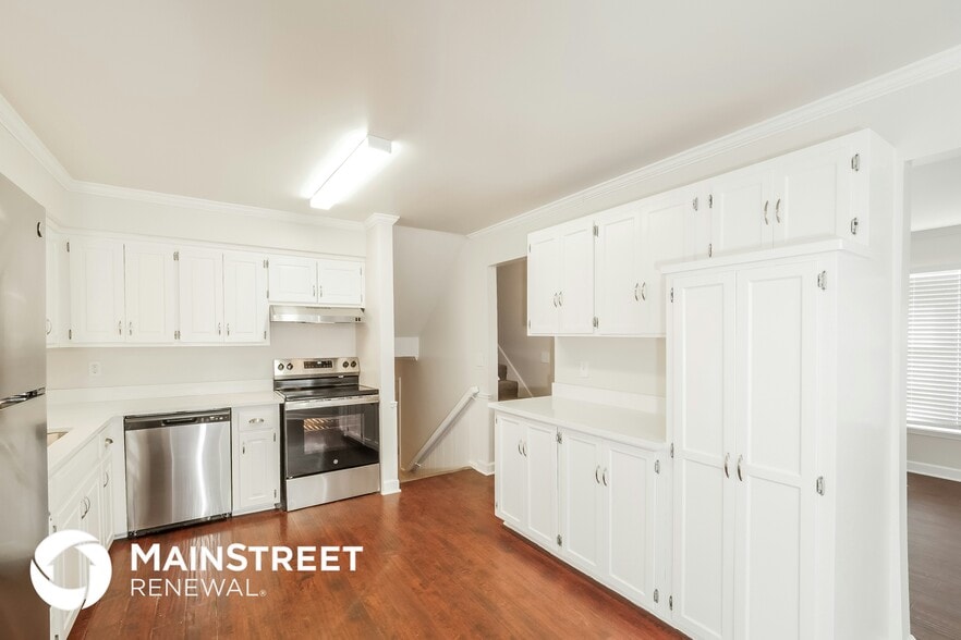 Building Photo - 1800 E Sheridan Bridge Ln