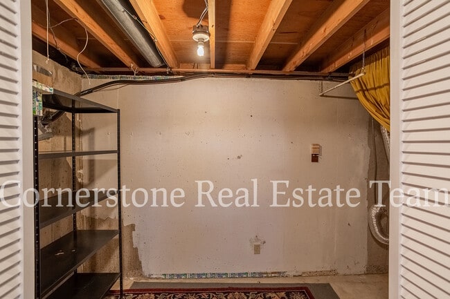 Building Photo - 692 Bridger Dr