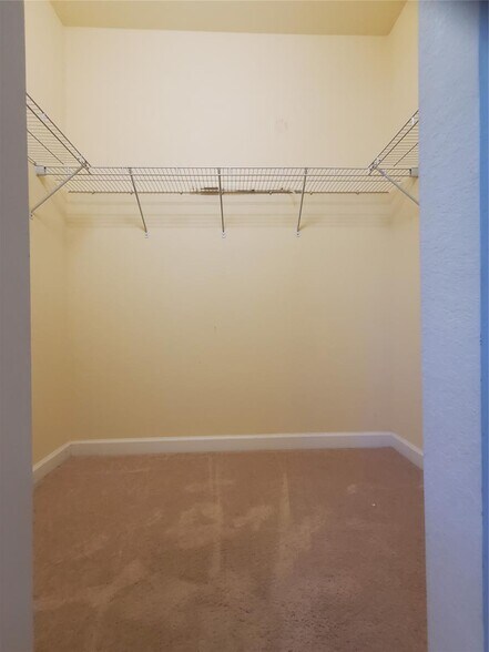 Building Photo - 5886 NW 56th Pl