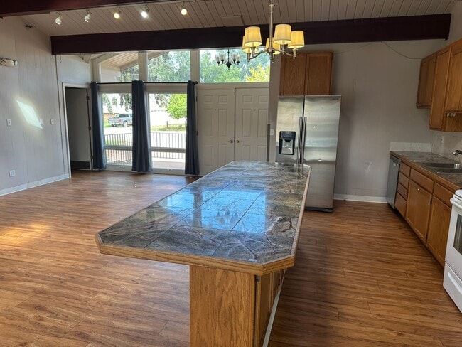 Building Photo - 5 bedroom Ranch home in North Colorado Spr...