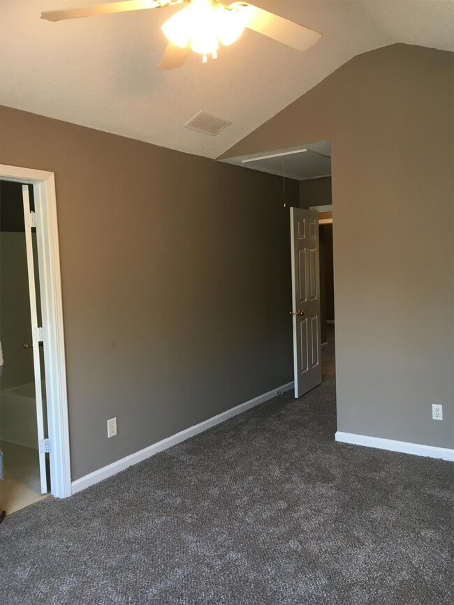 Building Photo - 1875 Carrington Dr