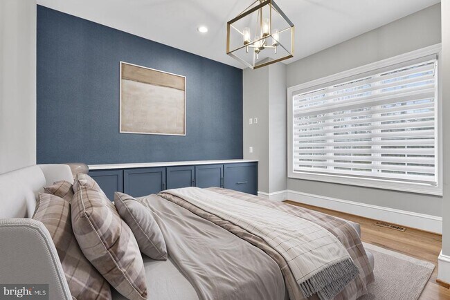 Building Photo - 7002 River Oaks Dr