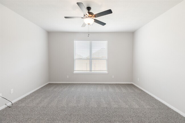 Building Photo - 15195 Still Water Mdw Lp