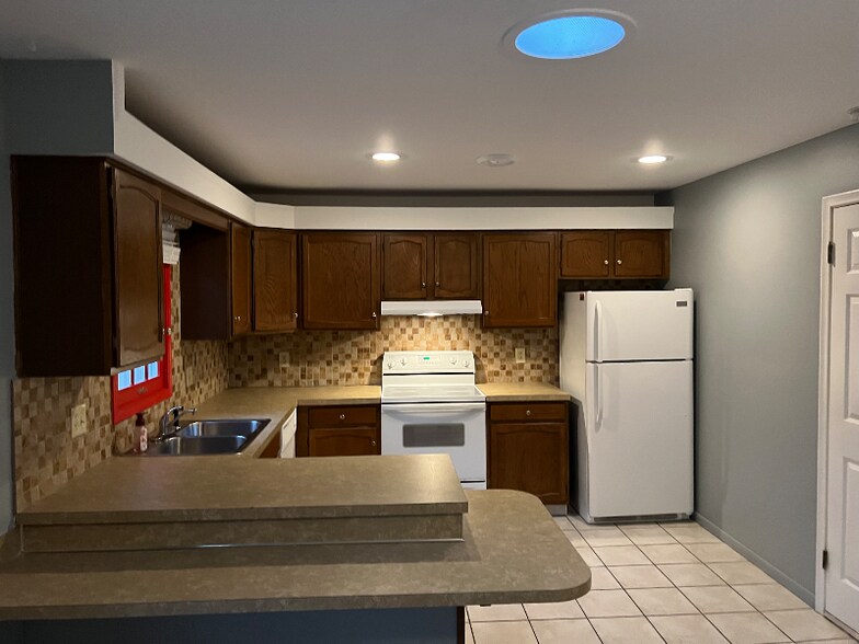 Building Photo - 9019 Saddle Horn Dr