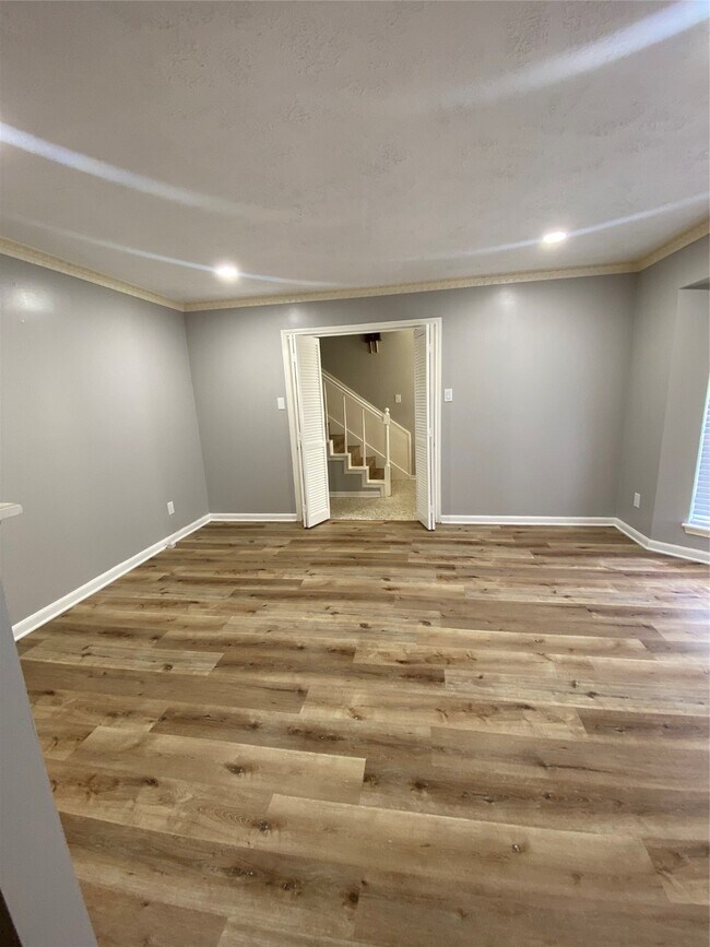 Building Photo - 11702 N Petersham Dr