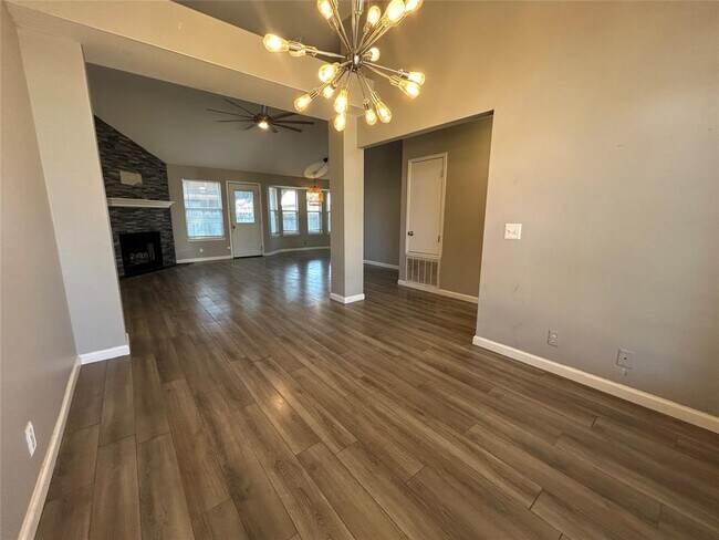 Building Photo - 516 Jefferson Ln