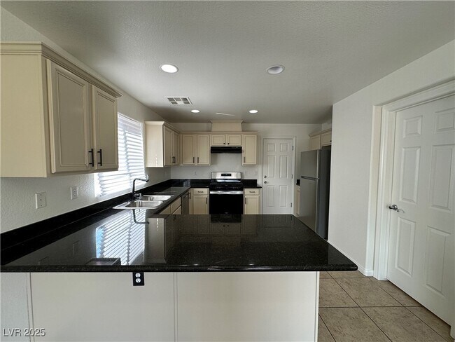 Building Photo - 9141 Iron Cactus Ave