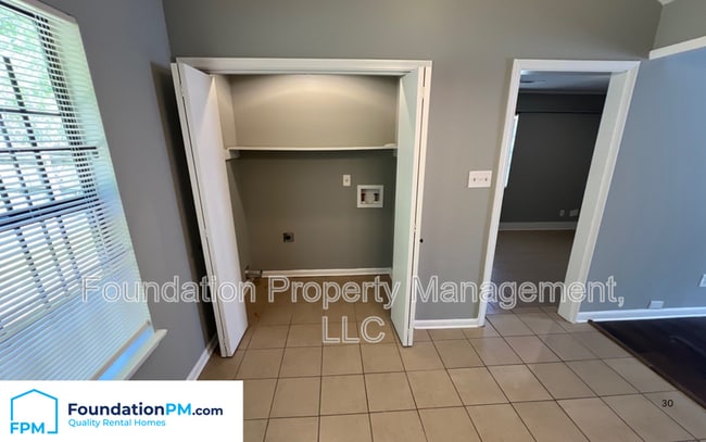 Building Photo - 5138 Chantilly Dr