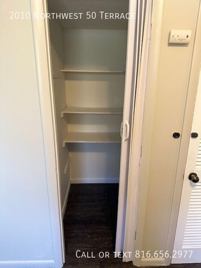 Building Photo - 2010 NW 50 Terrace