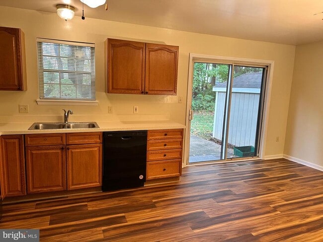 Building Photo - 408 Rockwood Dr