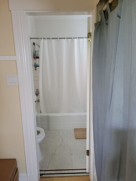 Building Photo - 7 Craigie Ter