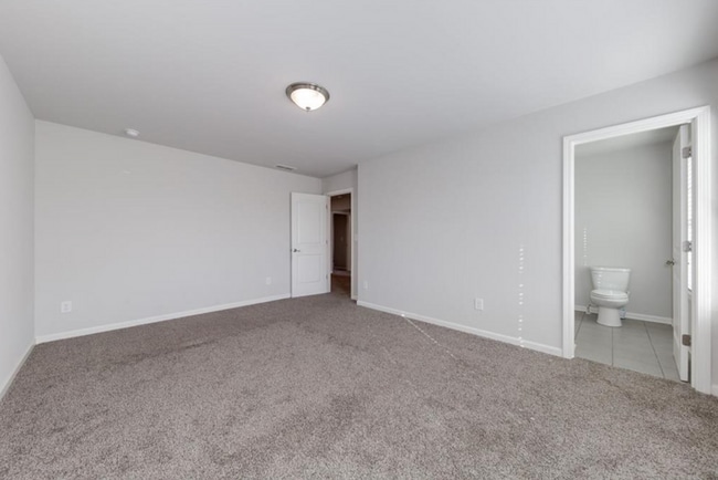 Building Photo - Executive Home in a True Lifestyle Community