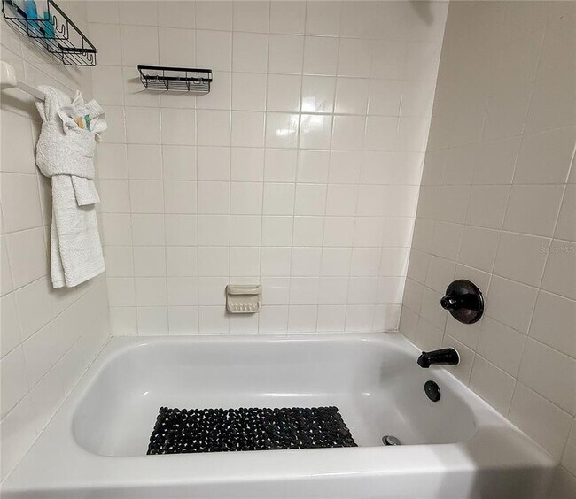 Building Photo - 223 Coco Plum Dr