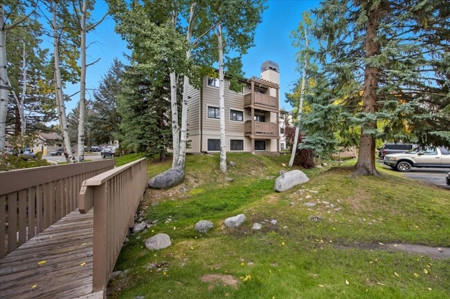 Building Photo - 998 W Beaver Creek Blvd
