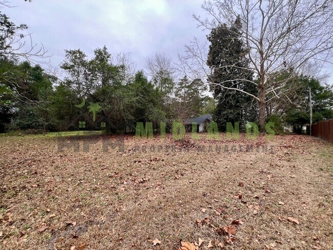 Building Photo - 1348 Ramblin Rd