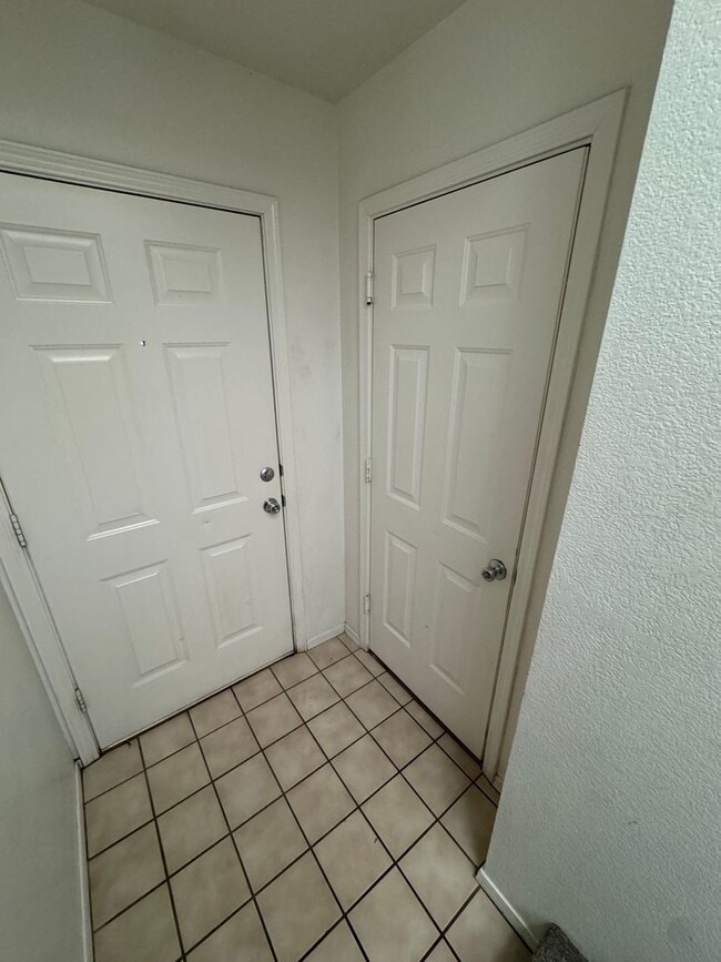 Building Photo - 1 bedroom 1 bath - Apartment Near Casinos with Attached Garage