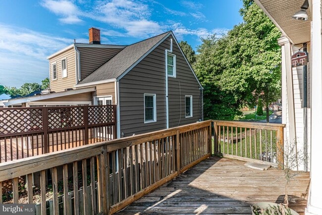 Building Photo - 2759 W George Mason Rd