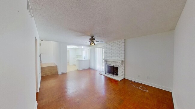 Building Photo - **Move-In Special!!** Beautiful 3 Bedroom ...