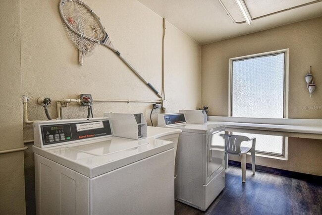 Building Photo - 865 S Gulfview Blvd