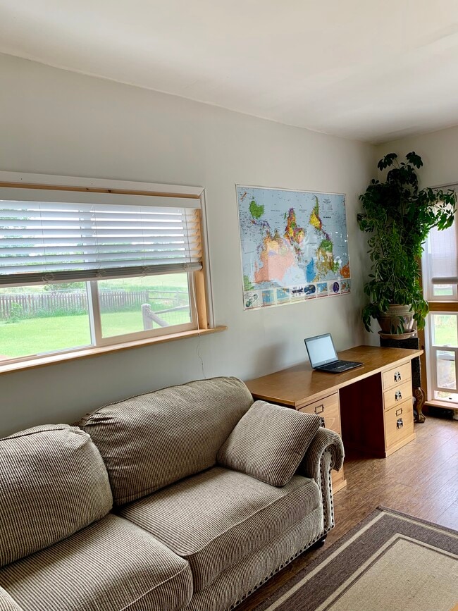 Building Photo - 601 Gutcher Dr