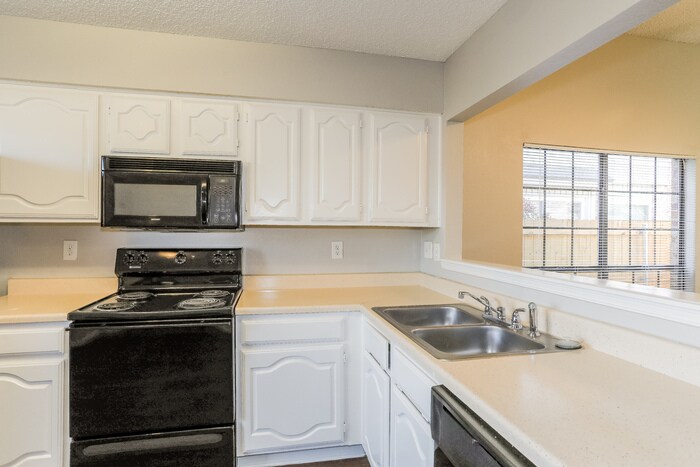 Building Photo - 410 Wellington Dr