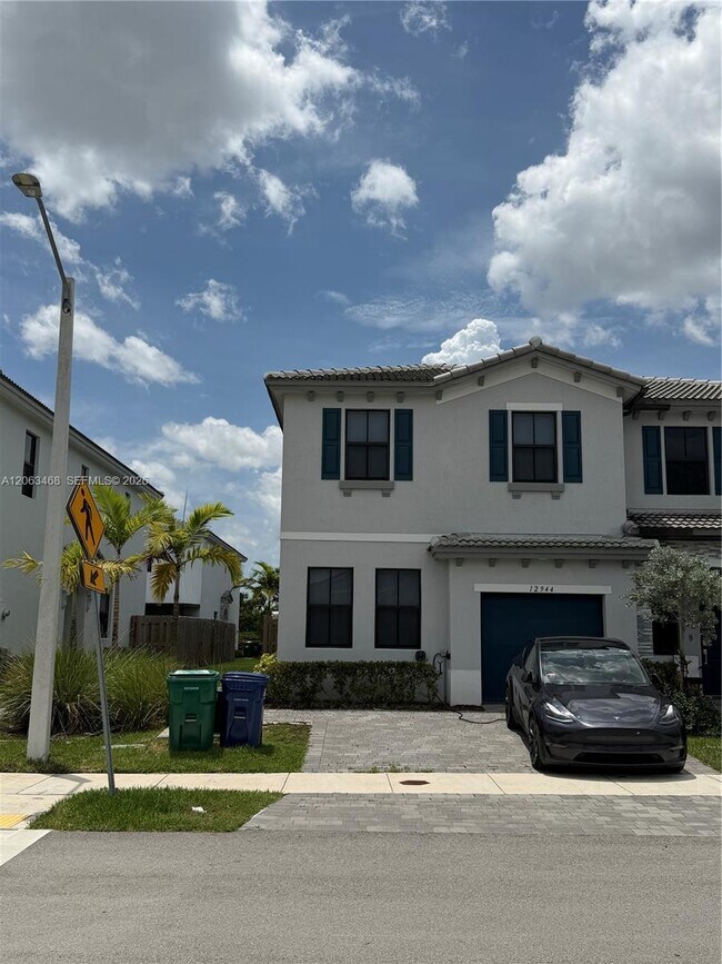 Building Photo - 12944 SW 286th Terrace