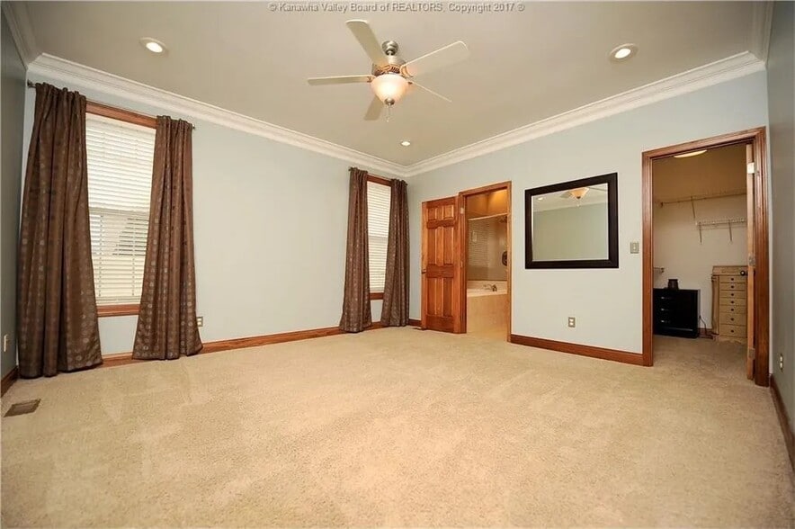 Building Photo - 49 Wills Dr