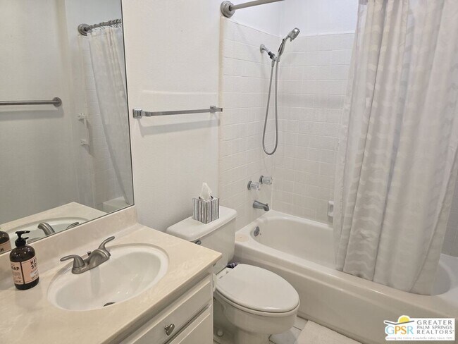 Building Photo - 1249 S La Verne Way