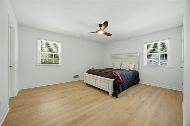 Building Photo - 2220 Spring Mill Cove