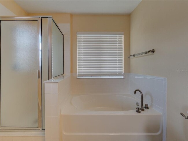 Building Photo - 17552 Queensland St