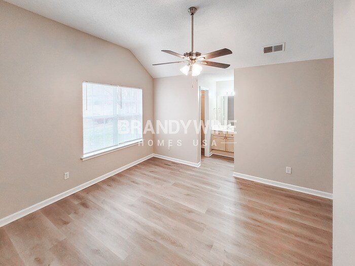 Building Photo - 4613 Sun Ridge Dr