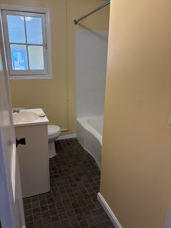 Building Photo - 1208 Daniels Ave