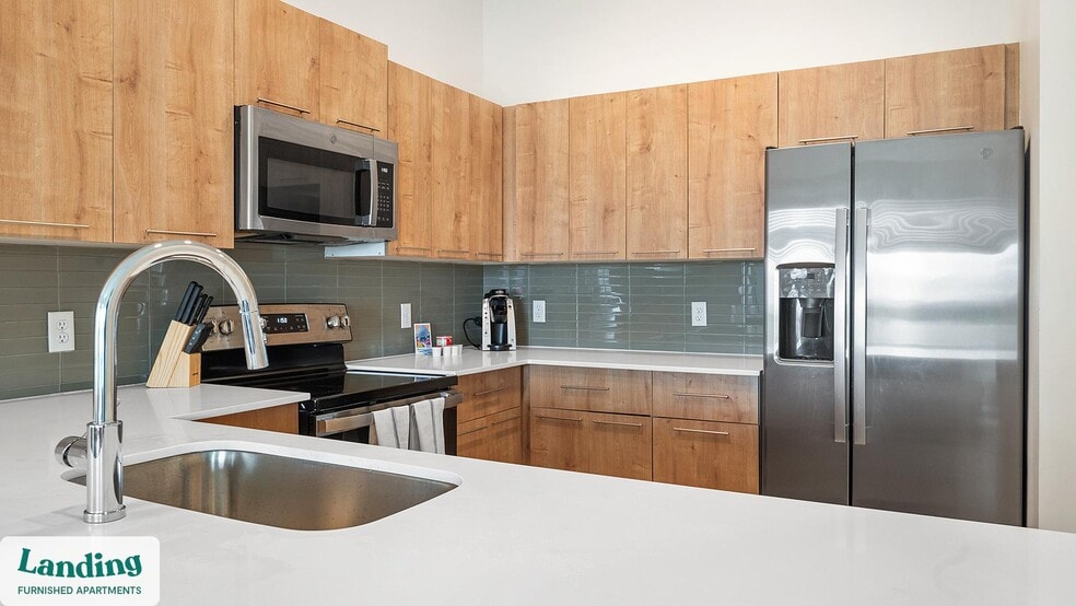 Building Photo - 5256 International Dr