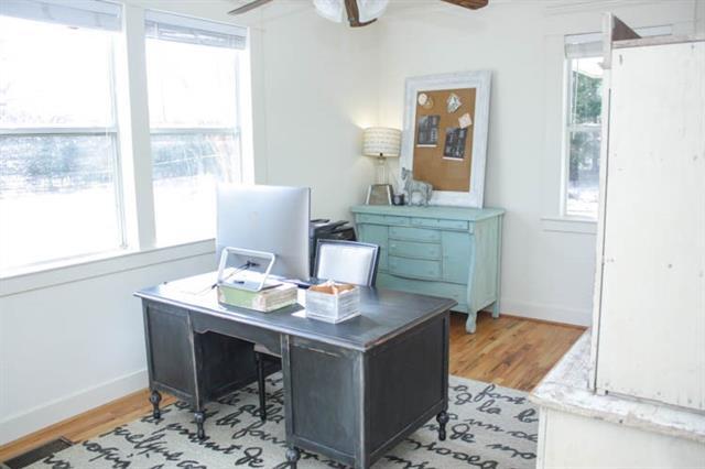 Building Photo - 581 Country Club Rd