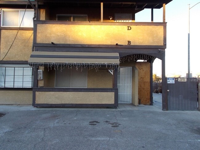 Building Photo - 6208 Ilanos Ln